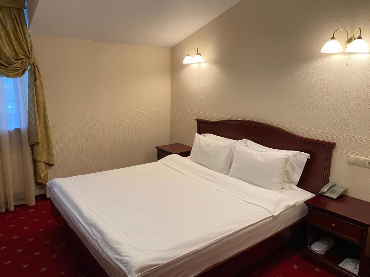 Hotel Kupechesky Krasnoyarsk Room photo